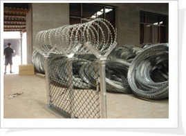 hr-01機場防護網(wǎng),hr機場隔離柵,hr優(yōu)質(zhì)機場圍欄網(wǎng),購優(yōu)質(zhì)隔離柵到安平海銳 - 安平縣海銳金屬絲網(wǎng)制品廠 -產(chǎn)品資訊